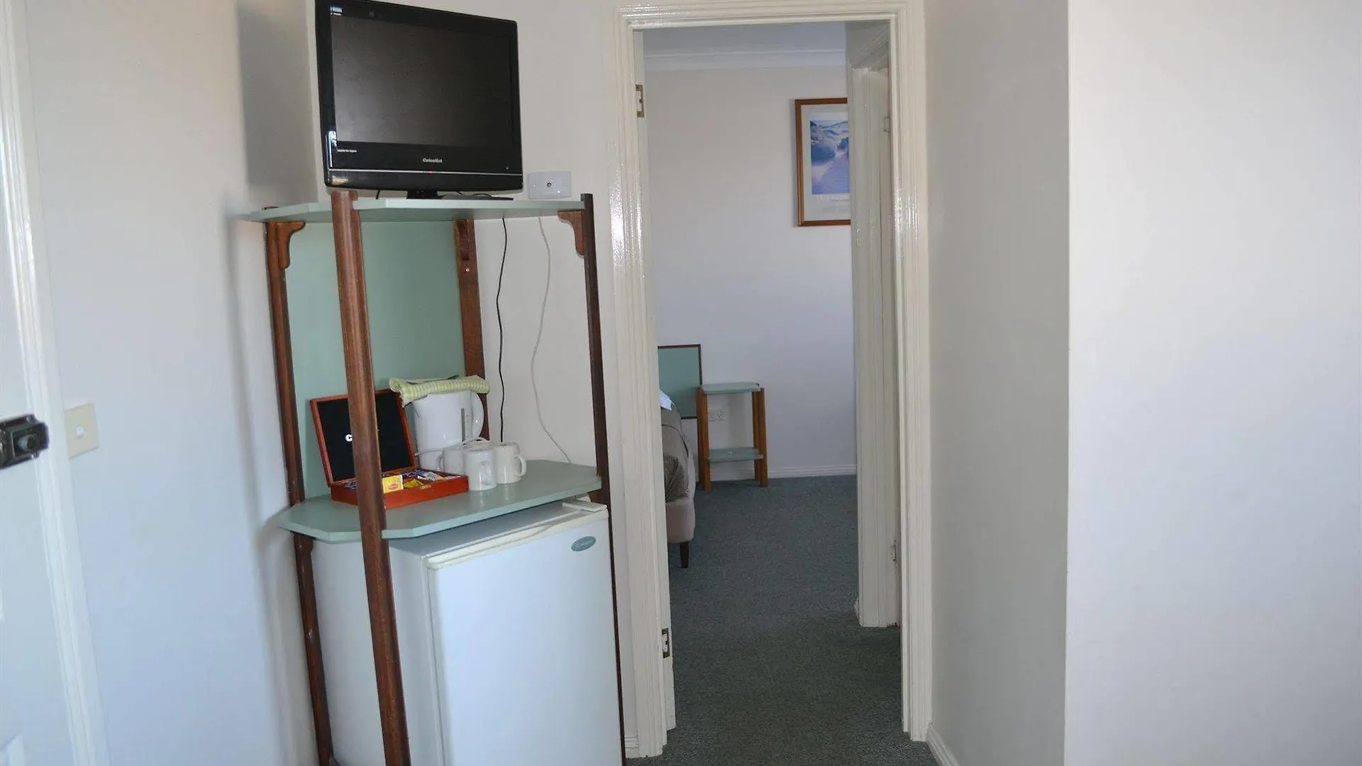 Hobart Tower Motel