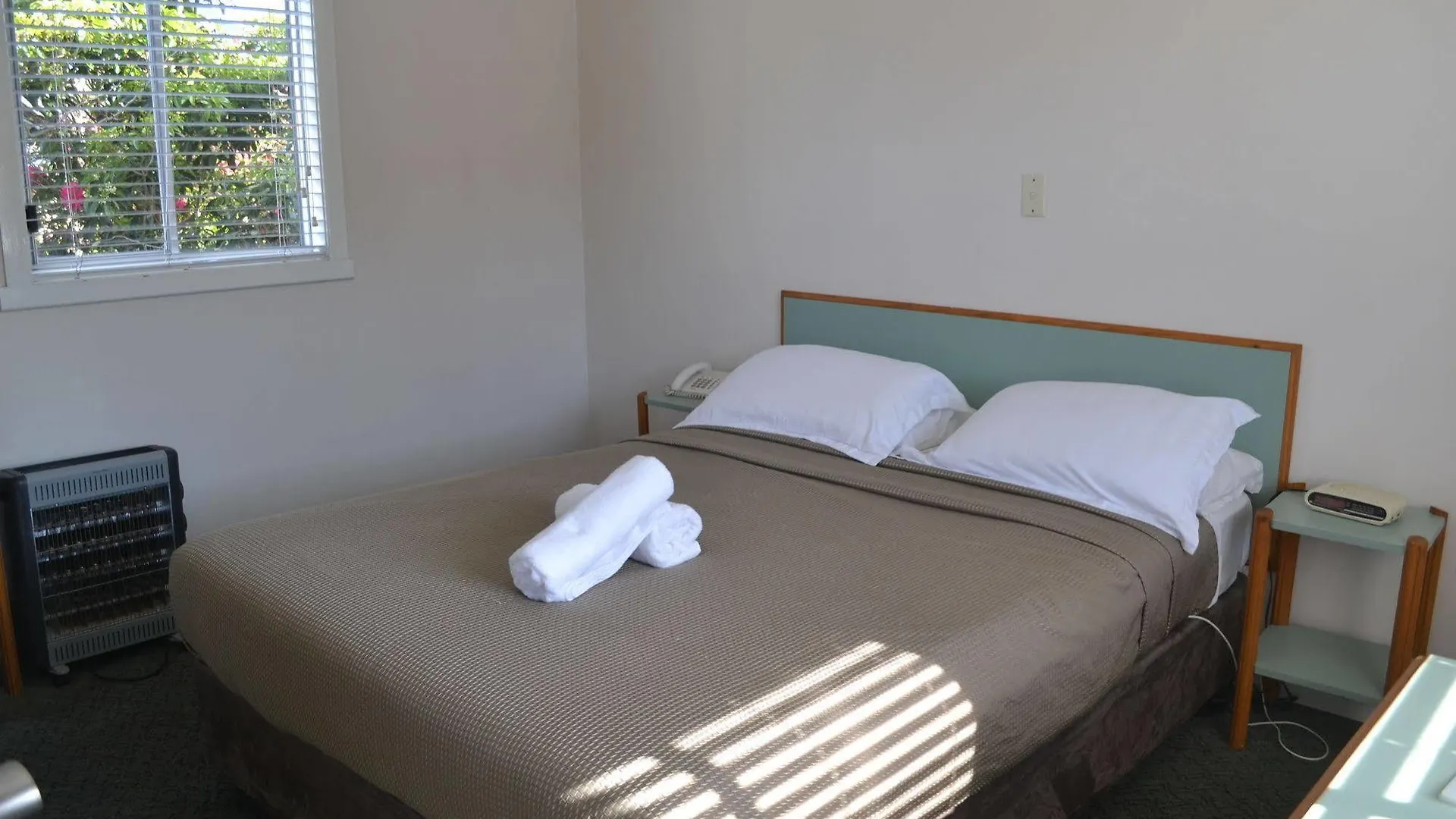 Hobart Tower Motel