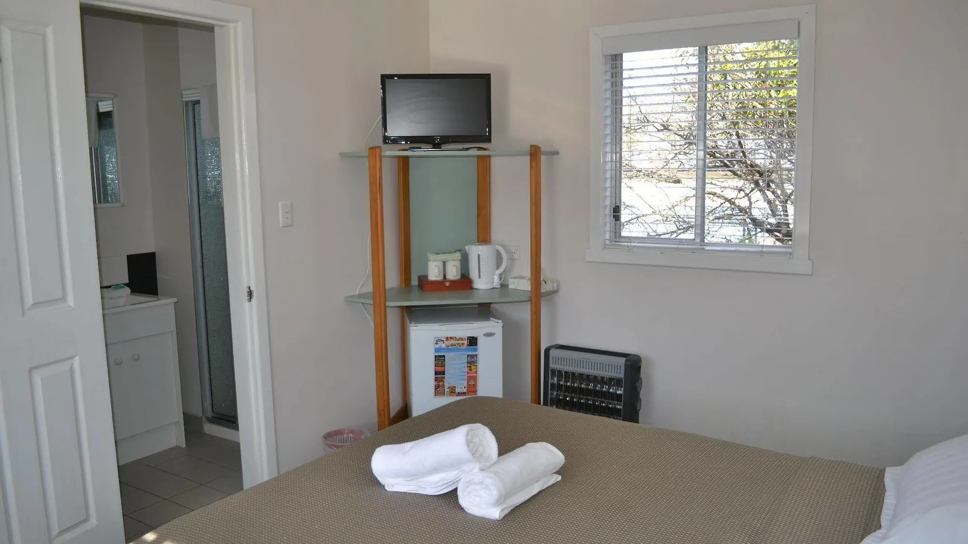 Hobart Tower Motel