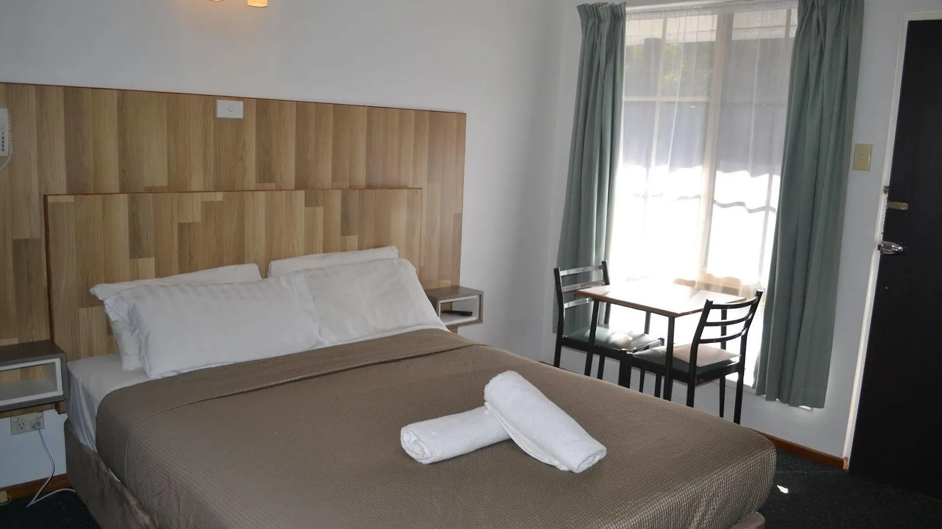 Hobart Tower Motel